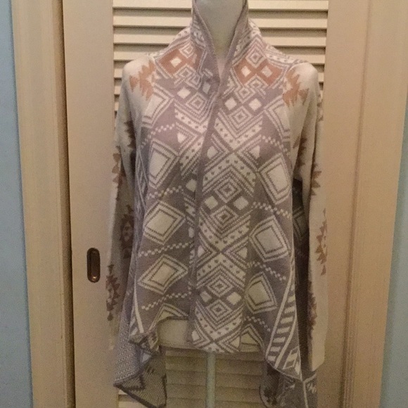 Pink Rose Aztec Print Sweater - Picture 1 of 5